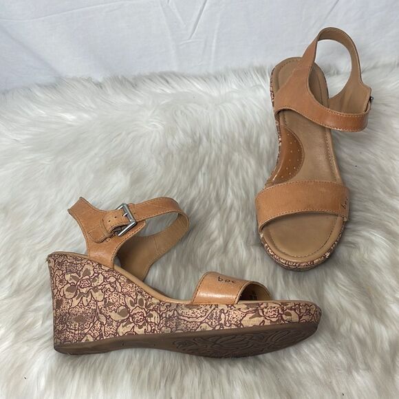 Born BOC Concept Tan Leather Strappy Sandals Painted Cork Wedges  Sz 11 - Picture 1 of 6